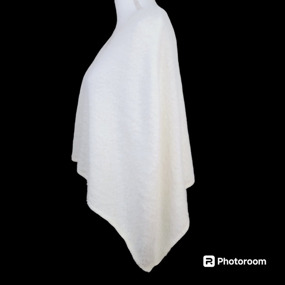 Pilcro One Size V Neck White Poncho Sweater Soft Fuzzy Eyelash - Picture 3 of 7